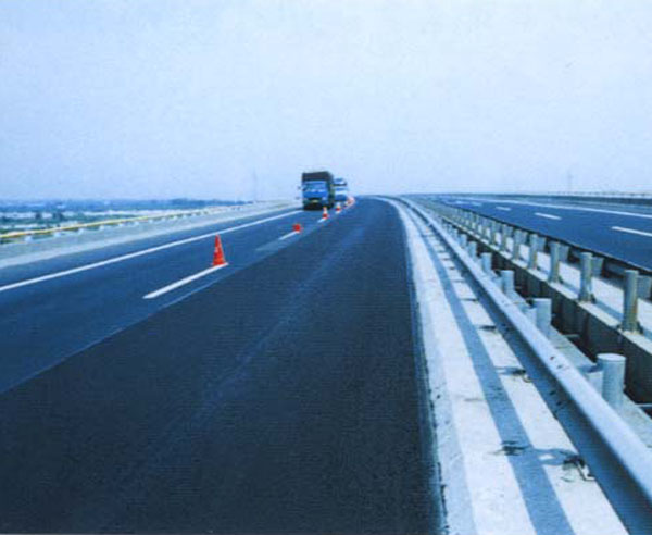 2005年8月唐津高速天津段微表处工···